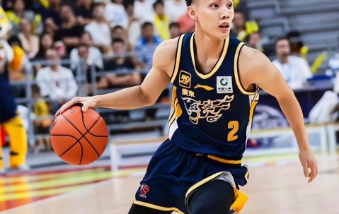 火博娱乐体育 -赛前全明星赛焦点战，广州队单刀错失，态度坚定，训练强度明显提升的简单介绍