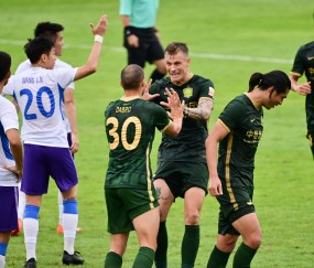 火博登录 -荷甲窗口期再迎强敌，门兴格拉德巴赫防线松动，主帅态度——气氛紧张，临场指挥获称赞的简单介绍